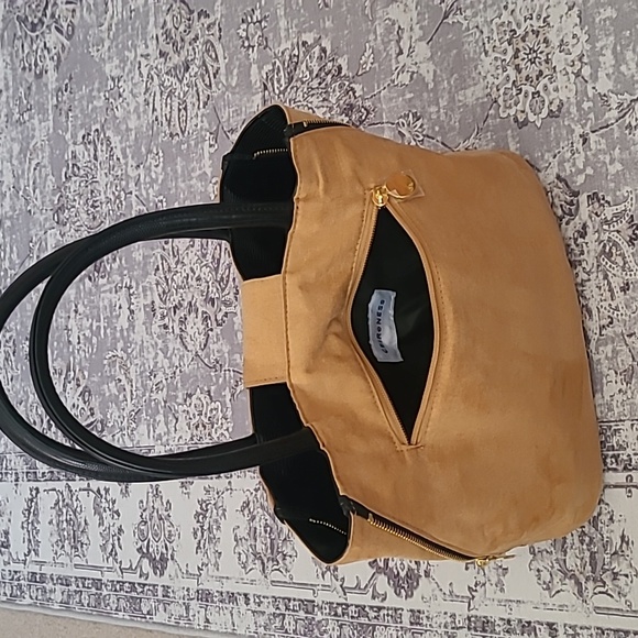 NWT Geir Ness Croc Embossed vegan reversible/ handbag/tote with gold hardware. - Picture 3 of 6